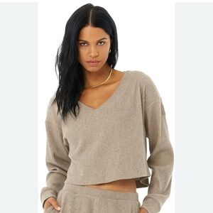 alo yoga muse v neck pullover size small